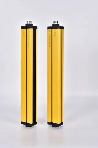 DQT Long-distance Safety Light Curtain (Large Beam Count) - product photo