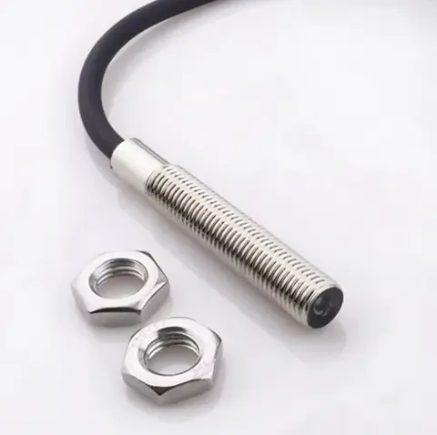 QF-35 M8 Diffuse-Reflective Photoelectric Sensor - product photo